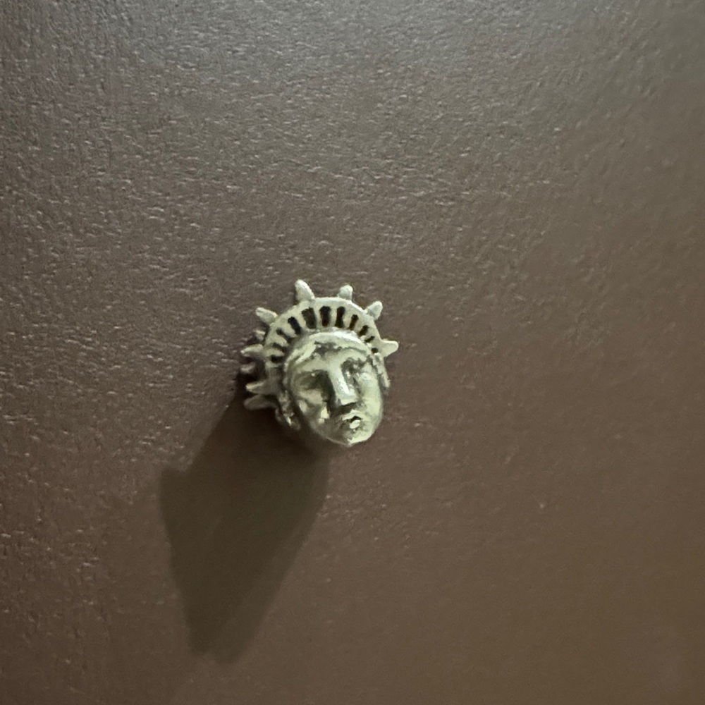 Statue of Liberty Pandora charm. 925 silver.